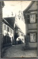 Dorfmitte, Goldener Wolf und Maikammerer Straße. Um 1923. Originalfotografie als Vorlage für eine Postkarte. Privatbesitz.